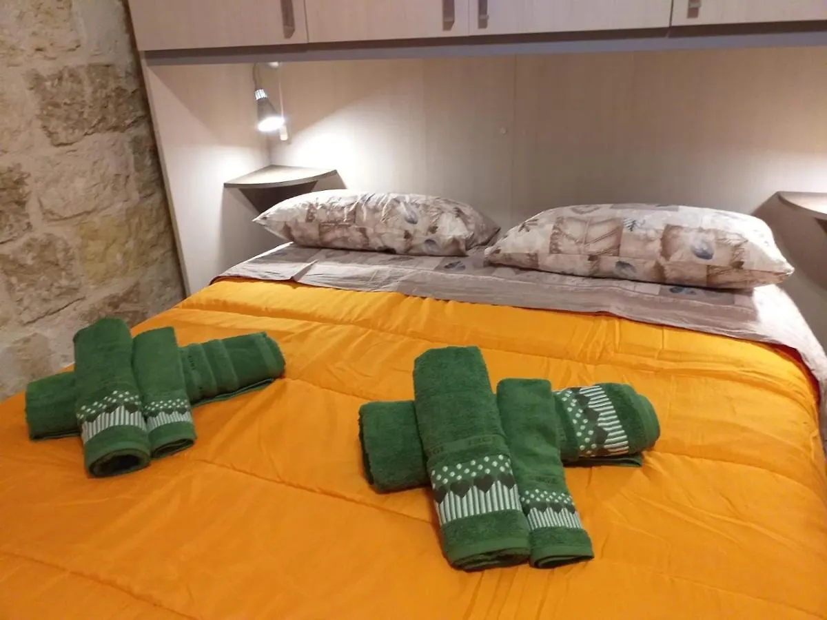 I Marchesi Del Grillo - Vicinanze Stazione, Campus, Policlinico Bed & Breakfast Bari Italy